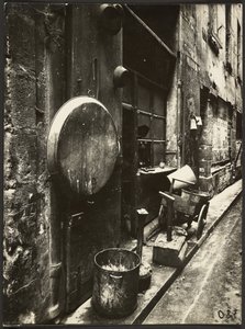[Rue de la Reynie (Hojalatería, rue de la Reynie)) de Eugène Atget