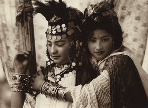 Bailarinas "Ouled Nail" (foto b/n) de European Photographer