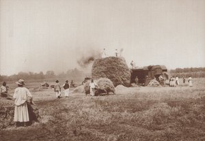 Trilla de trigo en Alfold, las llanuras de Hungría (foto en blanco y negro) de European Photographer
