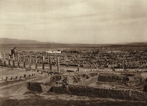 Timgad, Vista general (foto b/n) de European Photographer