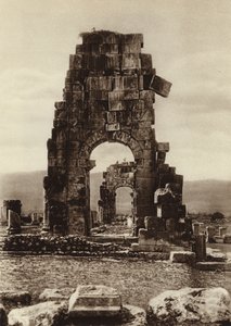 Volubilis, Ruinas del Templo de Adriano de European Photographer
