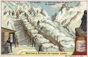 Corte de bloques de hielo en un glaciar