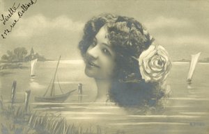 Chica con una rosa en el pelo (foto b/n) de European School