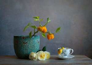 Pimientos frescos y rosas de Fangping Zhou