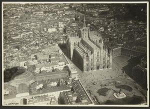 [Vista aérea de Milán] de Fedele Azari