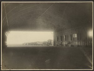 Le Repos des Avions de Fedele Azari