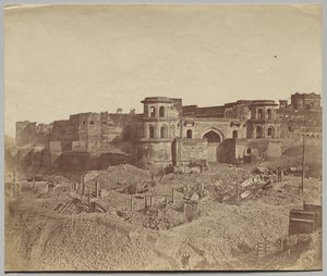 La Mucha Bawn, o la Antigua Ciudadela de Lucknow de Felice A. Beato
