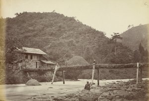 Puente en Mayonashi de Felice Beato