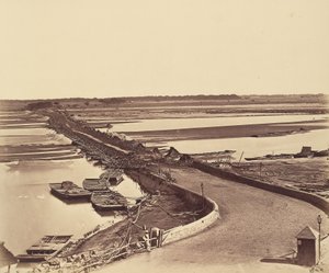 Puente de barcos sobre el Jumna, tomado desde Lulim Ghur de Felice Beato