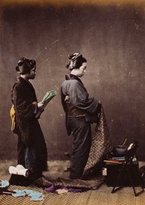 Mujeres japonesas vistiéndose, c.1870-1880 de Felice Beato