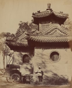 Mezquita Cerca de Pekín Ocupada por el Comandante en Jefe y Lord Elgin, Octubre 1860 de Felice Beato