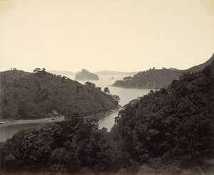 Isla Pappenberg en la Entrada de la Bahía de Nagasaki de Felice Beato