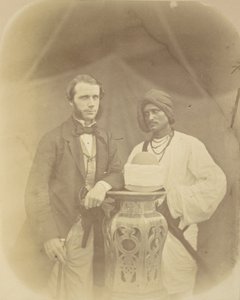 Retrato de J.D. Forsyth, Esq., C.S. Sec., comandante en jefe en Oude con su sirviente indio de Felice Beato