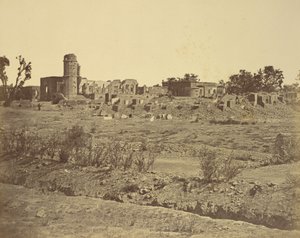 [Ruinas de la Residencia en el lado opuesto de la Puerta de la Guardia Bailee]