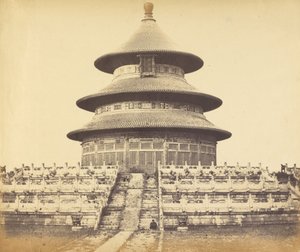 Templo Sagrado del Cielo donde el Emperador sacrifica una vez al año en la ciudad china de Pekín, octubre de Felice Beato