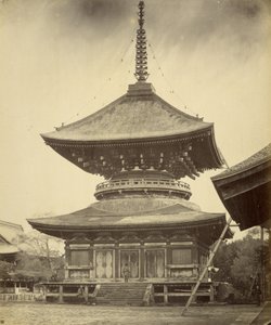 Pagoda de un solo piso, Santuario Hachiman, Kamakura de Felice Beato