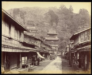 Calle Temple, Native Town, Nagasaki de Felice Beato