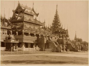 El Hman Kyaung o el monasterio de cristal, Birmania, c.1890 de Felice Beato