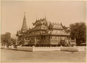 El Nan-U Human-Se, Shwe-Kyaung en el palacio de Mandalay, Birmania, finales del siglo XIX de Felice Beato