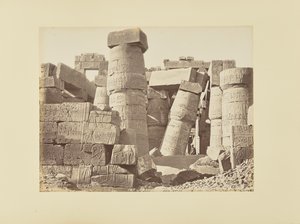 Karnak. Ruinas de la sala hipóstila, vista del interior, Egipto de Félix Bonfils