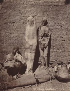 Momies Egyptiennes (Momias egipcias),c. 1870 (foto) de Félix Bonfils