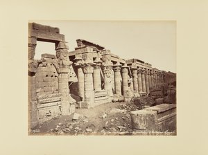 File. Columnata de Isis, tomada desde el Obelisco (Egipto) de Félix Bonfils