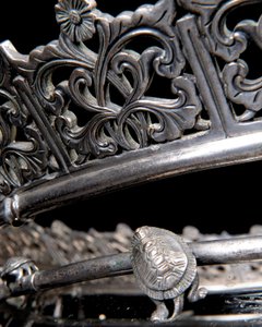 Acuario y pedestal de bronce plateado 