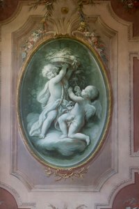 Medallón en trampantojo con puttos y flores, grisalla, fresco, capilla de San Huberto, Residencia de caza, de Filippo Juvarra (1678-1736), Stupinigi, Piamonte, Italia. de Filippo or Juvara Juvarra