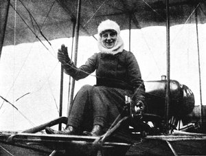 La segunda mujer piloto británica: Sra. de Beauvoir Stocks en su biplano Farman, 1911-1933