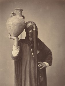 Portadora de agua en El Cairo, c. 1870 de Félix Bonfils