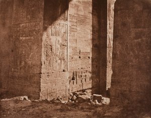 Primer pilón - Inscripción francesa tallada en el estribo oriental en el punto H, Isla de Fila (Filé) de Félix Teynard