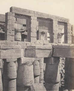 Karnak Tebas, Palacio - Sala Hipóstila - Ventana y capiteles, 1851-52, impreso 1853-54 de Félix Teynard