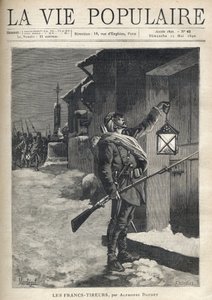 Un soldado, cargando todo su equipo, un rifle con bayoneta y agitando una linterna frente a la puerta cerrada de una casa de pueblo. Detrás de él, cerca de la Cruz de Hierro, el resto de la tropa llega para unirse a él. Ilustración de Montegut (?), para Le
