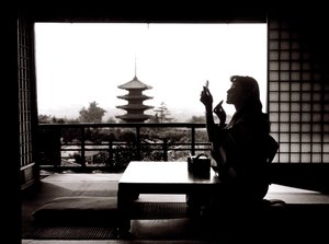 "Kioto frívola". Pagoda Yasaka vista desde el restaurante Kyo-Yamato de Fosco Maraini