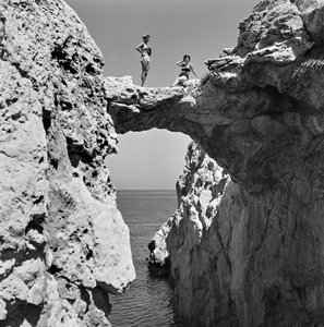 Arco natural rocoso Aspra de Fosco Maraini
