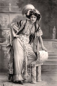 Elizabeth Firth, actriz, 1908