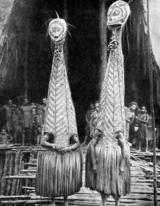 Máscaras y visores de duendes usados como ayudas de belleza, Papúa, Nueva Guinea, 1936 de Fox Photos