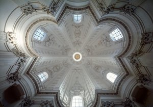 Vista interior de la cúpula de la iglesia de San Ivo alla Sapienza de Francesco Borromini