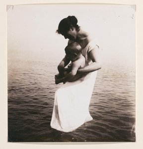 Montaje de mujer con bebé y mar de fondo de Francesco Michietti