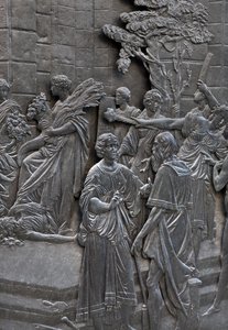 Base que representa a Alessandro Farnese recibiendo a los embajadores de la Reina Isabel de Inglaterra, (detalle) de Francesco Mochi