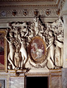 Arquitectura: detalle de la habitación de Anne de Pisseleu Duquesa de Etampes (1508-1580), favorita de Francisco I, en el castillo de Fontainebleau conocido como la Escalera del Rey