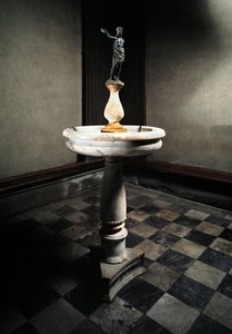 Pila con estatua de San Juan Bautista