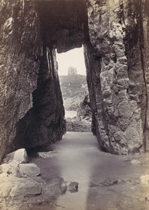 Vista a través de las rocas de la torre en la colina, años 1870 de Francis Bedford