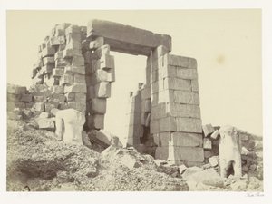 Pilón de granito del Templo de Karnak El pilón de granito. Karnac (título sobre el objeto) de Francis Frith