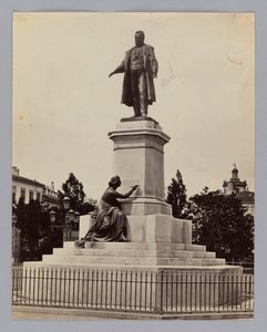 Milán. Antonio Tantardini (1829-1879) y Odoardo Tabacchi (1831-1905), monumento a Camillo Benso, conde de Cavour, político y empresario italiano de Francis Frith