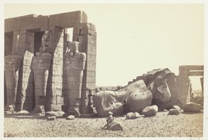 Pilares de Osiris y gran coloso caído
