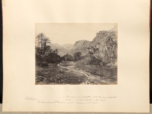 Refidim, desierto de Parán. Escenario de una batalla contra los amalecitas cuando Moisés estaba sentado en la colina con Aarón y Hur. de Francis Frith