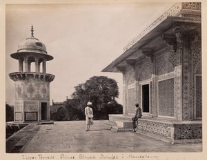 Terraza superior, príncipe Etmad Dowlah; mausoleo, Agra de Francis Frith