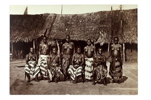 Esposas del Rey Jorge, Opobo, cerca de Calabar, Nigeria, c.1870 de Francis W. Joaque