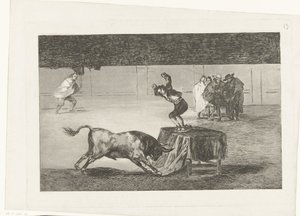 Torero de pie sobre una mesa en una arena Otra locura suya y la misma plaza La Tauromaquia (título de la serie) Corridas de toros (título de la serie) de Francisco de Goya